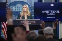 درگیری لفظی شدید سخنگوی کاخ سفید با یک خبرنگار