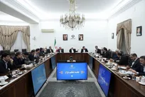 عارف: خالی کردن دل مردم هنر نیست/ دشمن وارد جنگ اقتصادی و روانی شده است