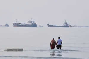 تنگه هرمز همچنان مسدود است