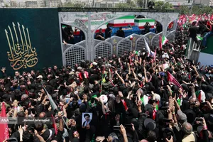 تشییع پیکر مطهر آقای شهید ایران و خانواده ایشان