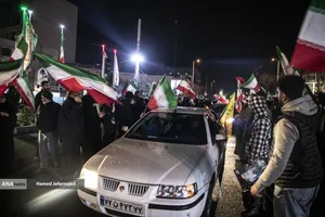 بیعت مردم تهران با حضرت آیت الله سید مجتبی خامنه ای رهبر جدید انقلاب اسلامی ایران - میدان شهدا