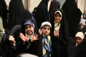 دیدار اقشار مختلف مردم در سالروز مبعث پیامبر اعظم (ص) با رهبر معظم انقلاب