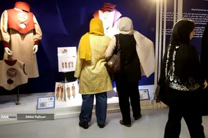 حضور بازدیدکنندگان از جشنواره بین&zwnj;المللی مد و لباس فجر 