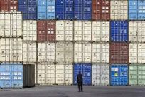 سقف استفاده از ارز برای بازرگانان به ۳۳ درصد کاهش یافت