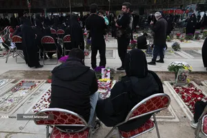 اولین جمعه سال جدید گلزار شهدای حملات تروریستی آمریکایی - صهیونی در جنگ رمضان - قطعه 42 بهشت زهرا(س)