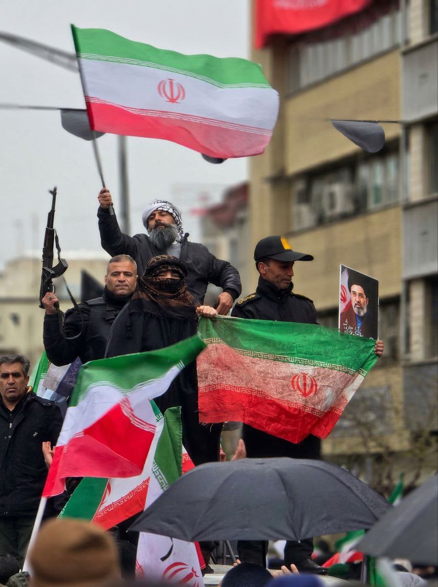 خاطره تلخ یک مستندساز از پیک موتوری شهید/ عکسی حماسی که ماندگار شد