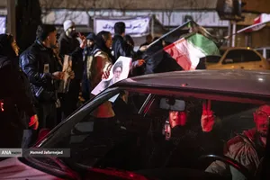 بیعت مردم تهران با حضرت آیت الله سید مجتبی خامنه ای رهبر جدید انقلاب اسلامی ایران - میدان شهدا