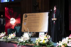 سحر امامی مجری تلویزیون در مراسم بزرگداشت شهدای رسانه در نبرد با رژیم صهیونیستی