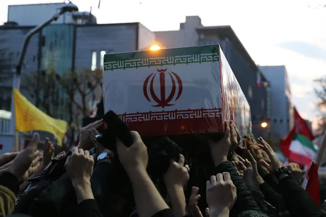 روایتی از تشییع باشکوه شهید بیات خادم الحسین (ع) و خادم الحاج / شهدای این روز‌ها؛برگزیدگان تاریخ ایران اسلامی