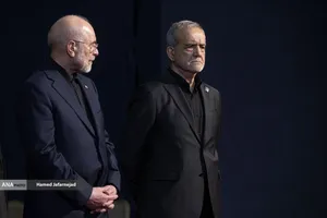 ادای احترام مقامات و مسئولان خارجی به پیکر امام شهید 