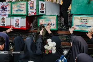 مراسم تشییع پیکر مطهر ۱۲ شهید جنگ رمضان
