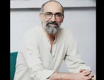 پر از مرثیه‌ام برای تمام آن جان‌های پاک که برای وطن تکه تکه شدند