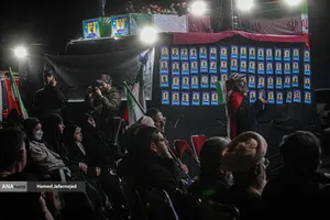 مراسم وداع با شهدای ناوشکن دنا و حمایت از نیروهای مسلح با حضور دکتر بیژن رنجبر و دانشگاهیان دانشگاه آزاد اسلامی استان تهران و اقشار مختلف مردم - میدان فردوسی تهران