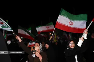 اجتماع مردمی در حمایت از رزمندگان اسلام و بیعت با رهبری و محکومیت حملات وحشیانه صهیونیستی - آمریکایی با حضور مردم انقلابی و شهیدپرور در میدان شهدا تهران