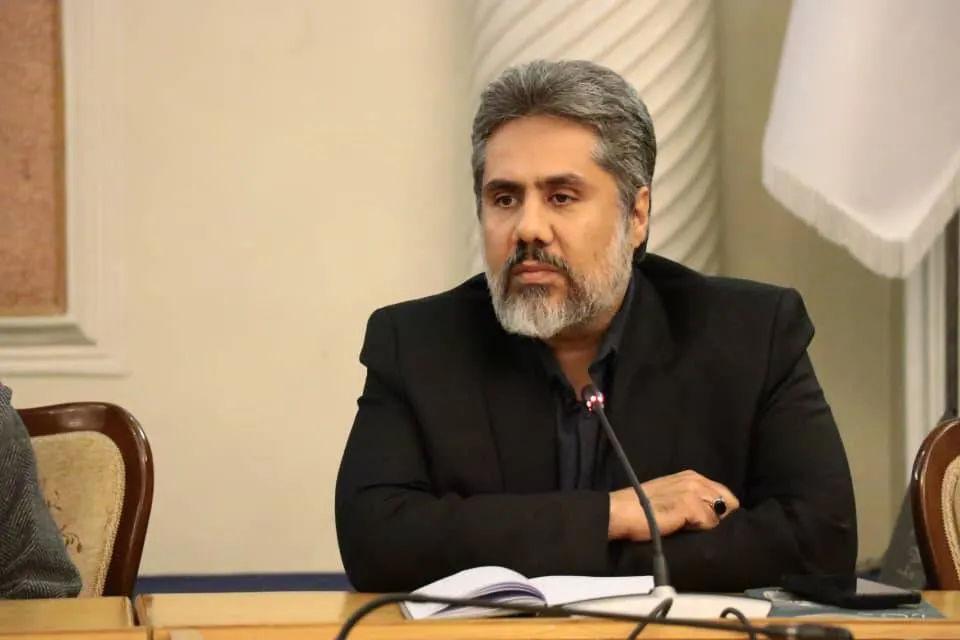 استاد دانشگاه تهران