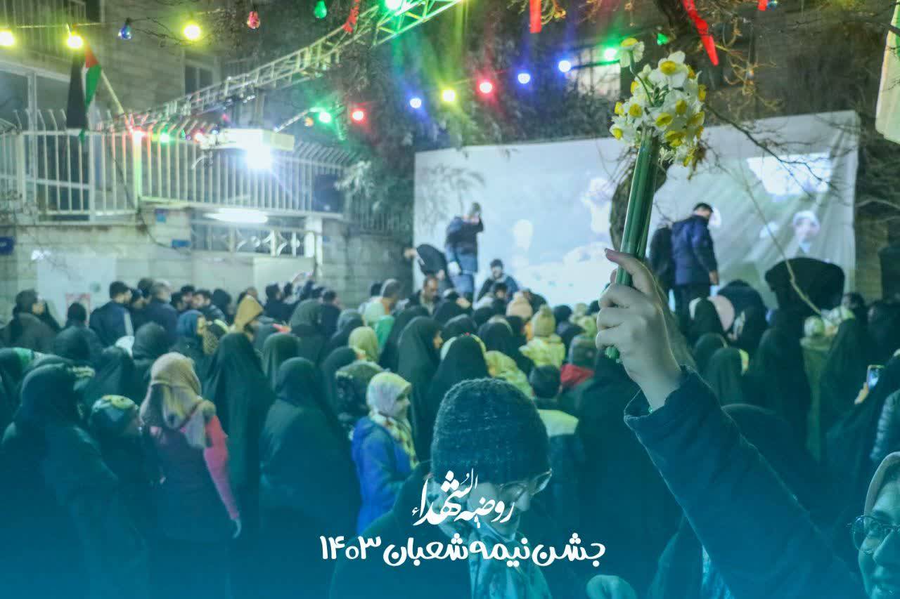 هیأت روضهالشهدا جشن انتظار را به کوچههای شهر میآورد هیأت روضهالشهدا جشن انتظار را به کوچههای شهر میآورد