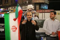 اجتماع مردمی در حمایت از رزمندگان اسلام و وداع با پیکر مطهر شهید خادمی - میدان انقلاب