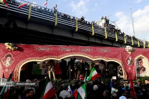 تشییع پیکر مطهر دریابان شهید &laquo;علیرضا تنگسیری&raquo; فرمانده دلاور خلیج فارس و جمعی از شهدای والامقام