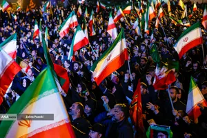 مراسم عزاداری در سوگ رهبر شهید انقلاب - میدان انقلاب تهران
