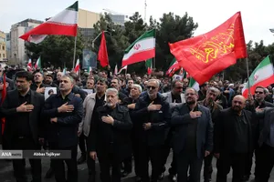 اجتماع دانشگاهیان دانشگاه آزاد اسلامی در سوگ رهبر شهید انقلاب و محکومیت تجاوز صهبونیستی و آمریکایی به کشور