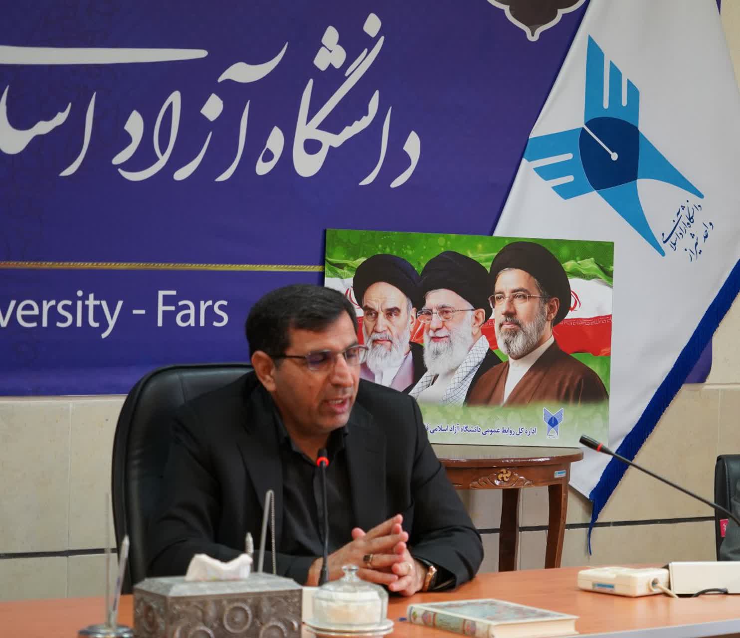 جاهلان در اثنای مذاکرات خواستار تحویل موشک شده بودند!/ صلابت رهبر شهید عامل پیروزی ما مقابل دشمنان شد