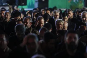اقامه نماز استغاثه به امام زمان زمان(عج) - چهارراه نبرد خیابان پیروزی
