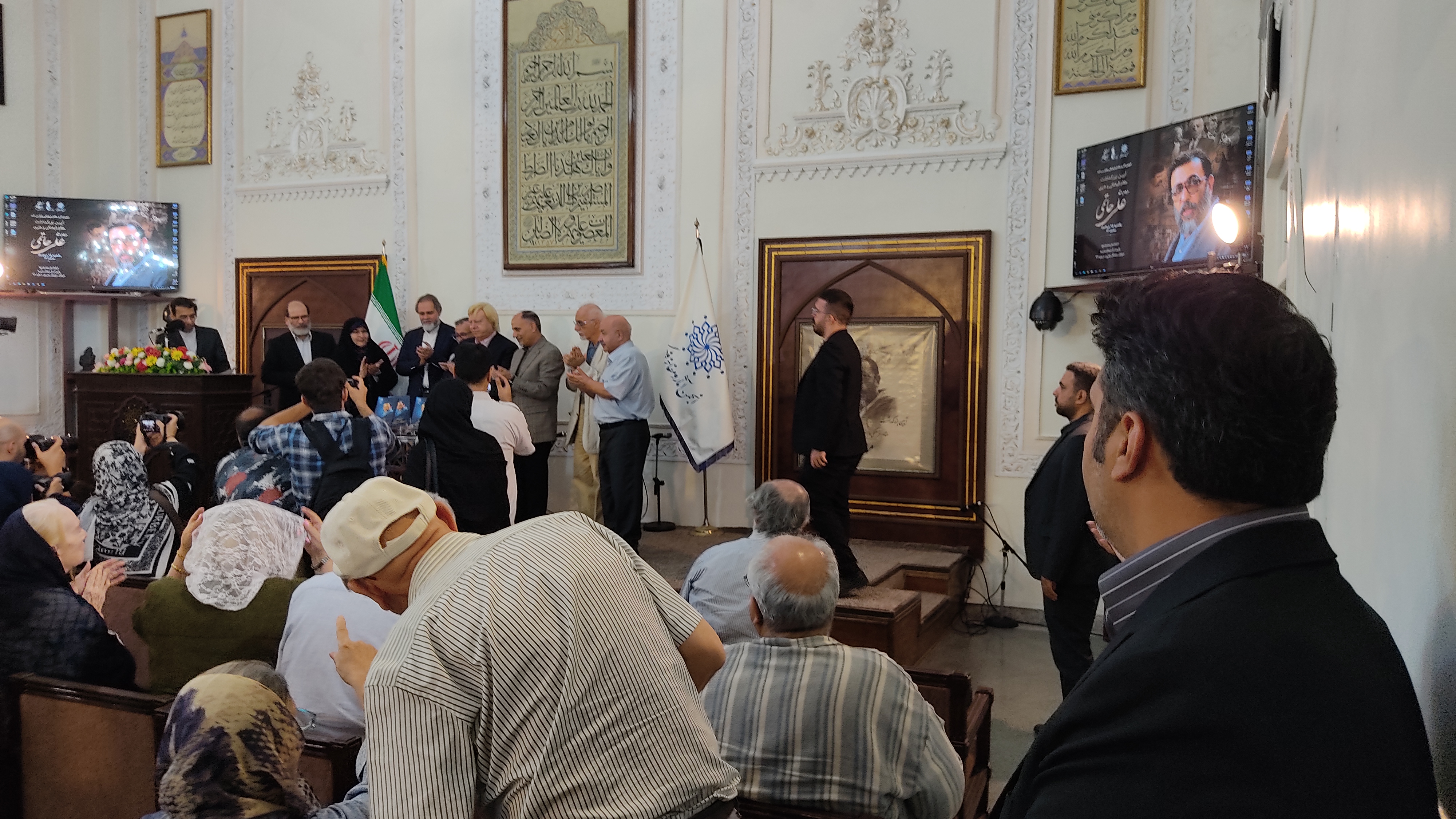 شاعرانگی علی حاتمی در آثارش، آینه گردانی یک «فقدان» است