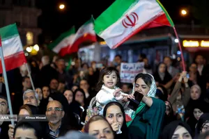 اجتماع خانواده دانشگاه آزاد اسلامی در تجدید بیعت با رهبر انقلاب