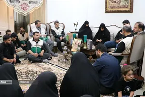 دیدار و تکریم خادمیاران رضوی منطقه 14 تهران با خانواده شهید محمدرضا زندی
