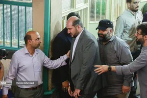 محسن منصوری در مراسم تجدید عهد با خادم حرم ایران "عهد خدمت" در حسینیه جماران