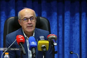 سعید حبیبا رئیس سازمان امور دانشجویان وزارت علوم، تحقیقات و فناوری در مراسم اهدای تبلت&zwnj; ویژه دانشجویان نابینا