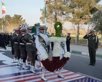 بدرقه باشکوه دریادلان ناوشکن «دنا» از آستان امام امت به میادین شهر+ عکس