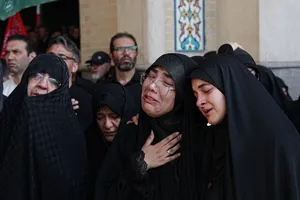 مراسم وداع با رهبر شهید انقلاب حضرت آیت الله سیدعلی خامنه&zwnj;ای (ره) و خانواده ایشان