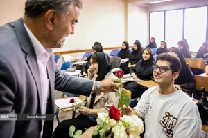 آیین استقبال از دانشجویان در دانشگاه تهران مرکز