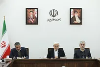 عارف: طرح معیشتی دولت با پشتوانه دانشگاه‌ها صورت گرفت/پاسخ محکم ایران به تکرار اشتباه دشمن