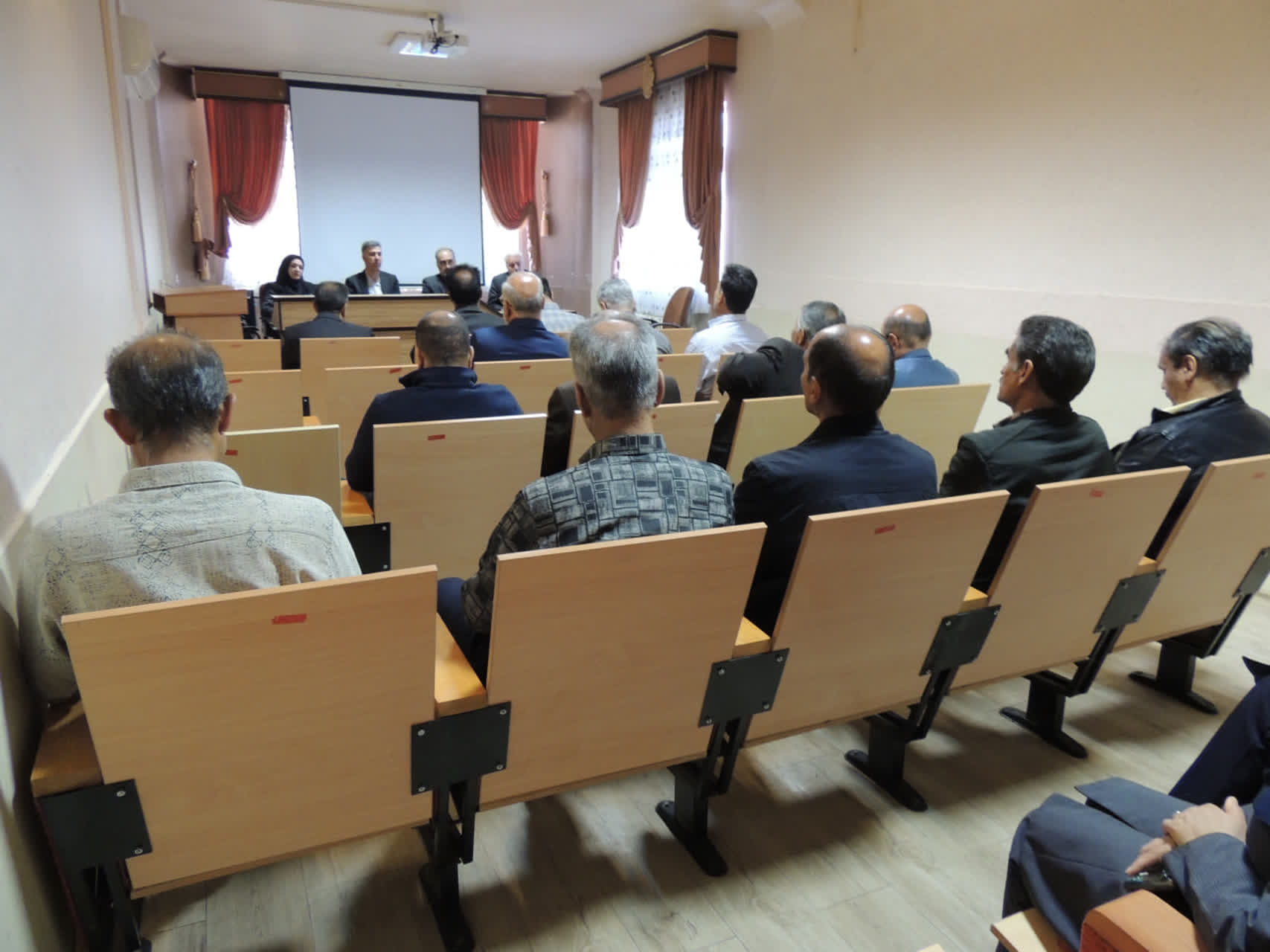 قدرت و ایستادگی جمهوری اسلامی، نتیجه رهبری‌های شهید آیت‌الله خامنه‌ای است