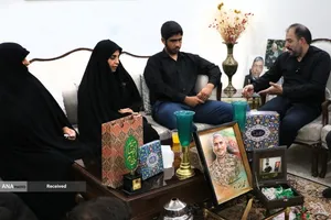 دیدار و تکریم خادمیاران رضوی منطقه 14 تهران با خانواده شهید محمدرضا زندی