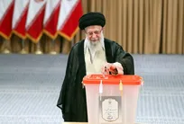رهبر  انقلاب: مردم با رأی خود بهترین را انتخاب کنند