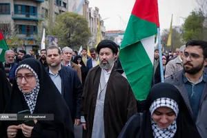 حضور حجت&zwnj;الاسلام سید میثم خامنه&zwnj;ای در راهپیمایی روز جهانی قدس در تهران 