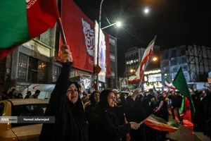 اجتماع مردمی در حمایت از رزمندگان اسلام و بیعت با رهبری و محکومیت حملات وحشیانه صهیونیستی - آمریکایی با حضور مردم انقلابی و شهیدپرور در میدان شهدا تهران