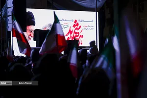 اجتماع بیعت مردم با رهبر سوم انقلاب اسلامی
