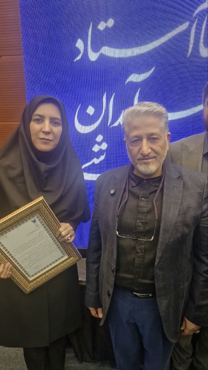 وقتی دانشآموز، معلمِ همکلاسیاش میشود؛ رویکرد نوآورانه یک آموزگار در کلاس درس با طعم اعتمادبهنفس وقتی دانشآموز، معلمِ همکلاسیاش میشود؛ رویکرد نوآورانه یک آموزگار در کلاس درس با طعم اعتمادبهنفس