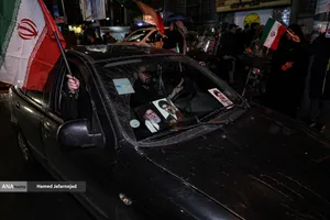 اجتماع مردمی در حمایت از رزمندگان اسلام و بیعت با رهبری و محکومیت حملات وحشیانه صهیونیستی - آمریکایی با حضور مردم انقلابی و شهیدپرور در میدان شهدا تهران