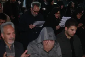 اقامه نماز استغاثه به امام زمان زمان(عج) - چهارراه نبرد خیابان پیروزی