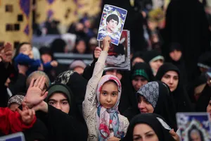 دیدار خانواده شهدای اقتدار با رهبر انقلاب در روز میلاد امیرالمومنین علیه&zwnj;السلام