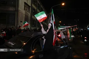 اجتماع مردمی در حمایت از رزمندگان اسلام و بیعت با رهبری و محکومیت حملات وحشیانه صهیونیستی - آمریکایی با حضور مردم انقلابی و شهیدپرور در میدان شهدا تهران