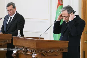 کنفرانس خبری سیدعباس عراقچی وزیر امورخارجه و رشید مردوف وزیر امور خارجه ترکمنستان 