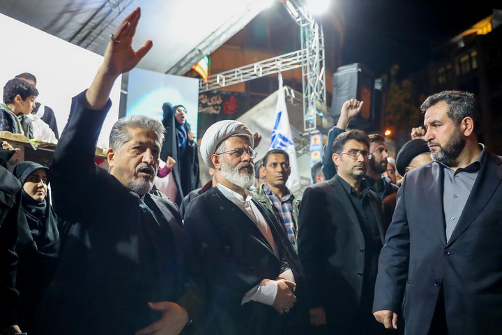 اجتماع خانواده دانشگاه آزاد اسلامی در تجدید بیعت با رهبر انقلاب