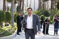 اهدای گل وزیر ورزش به شهدای جنگ در مناسبت دهه فجر+فیلم