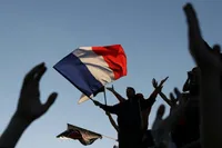 ملت و دولتِ بلاتکلیف/ تعبیر افتادن فرانسه به دامن چپ‌ها چیست؟